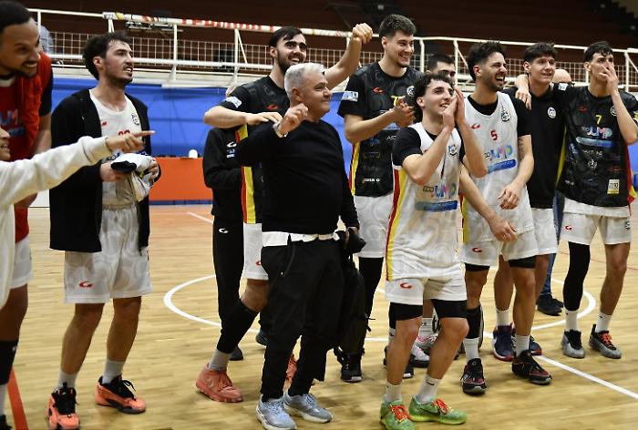 Messina, il derby dello Stretto &egrave; della Basket School: successo di pubblico al PalaTracuzzi