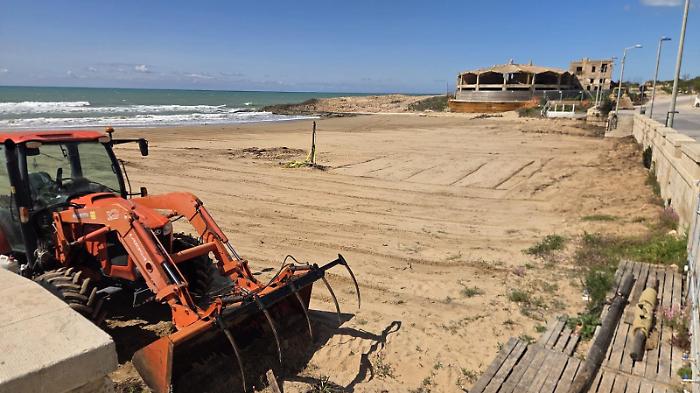 Operazione spiagge pulite lungo la fascia costiera sciclitana