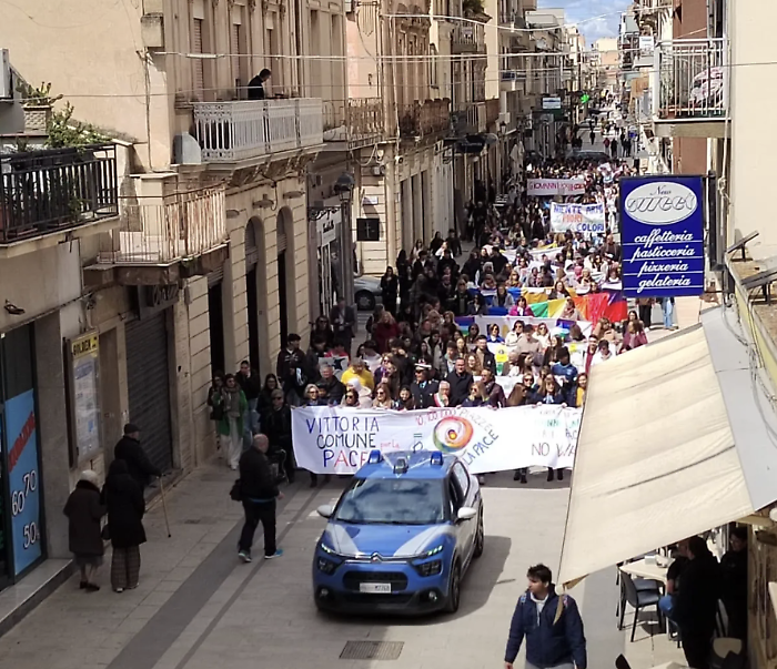 Anche a Vittoria "10, 100, 1000 piazze per la pace"