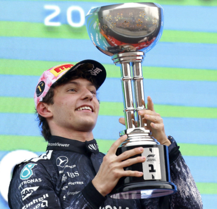 Kimi Antonelli trionfa al GP del Giappone: secondo successo consecutivo e nuovo leader del mondiale a meno di 20 anni