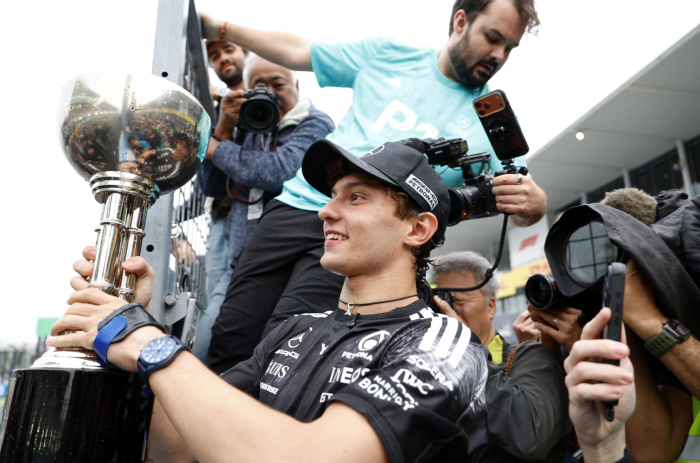 Antonelli domina a Suzuka: due vittorie consecutive e conquista la leadership mondiale a 19 anni