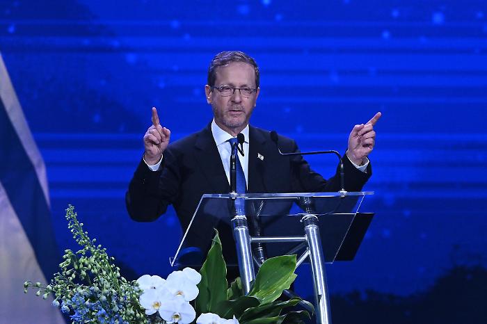  "Profondo dolore": Herzog si scusa con Pizzaballa nella Gerusalemme blindata