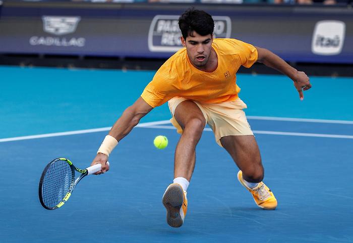 &ldquo;Non ce la faccio pi&ugrave;&rdquo;: l&rsquo;ora fragile di Carlos Alcaraz e la diagnosi che inquieta