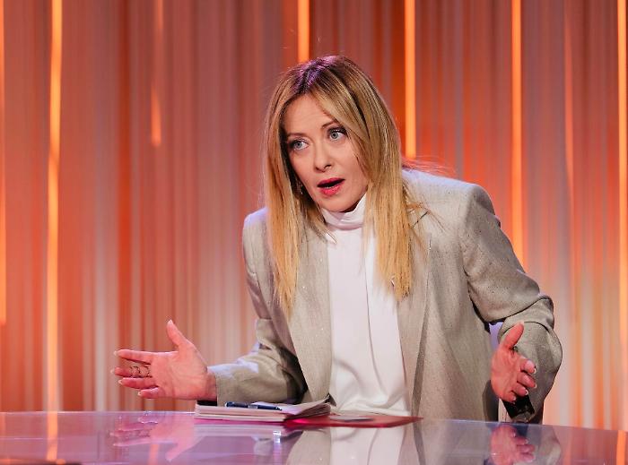 L'operazione "Rimpasto Light" per salvare la legislatura: l'ipotesi per il dopo Santanch&eacute; al Turismo e l'ombra di un peso massimo leghista (ma non ci sar&agrave; un Meloni-bis) 