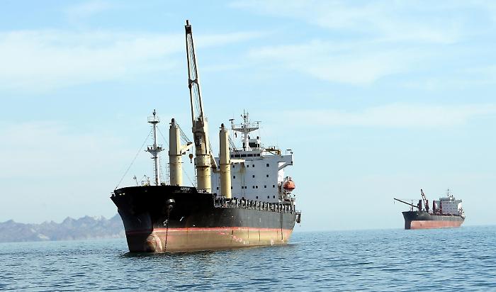 Hormuz, il grande ricatto di Teheran: l'Iran ha trasformato lo Stretto in un bancomat da 2 milioni a nave