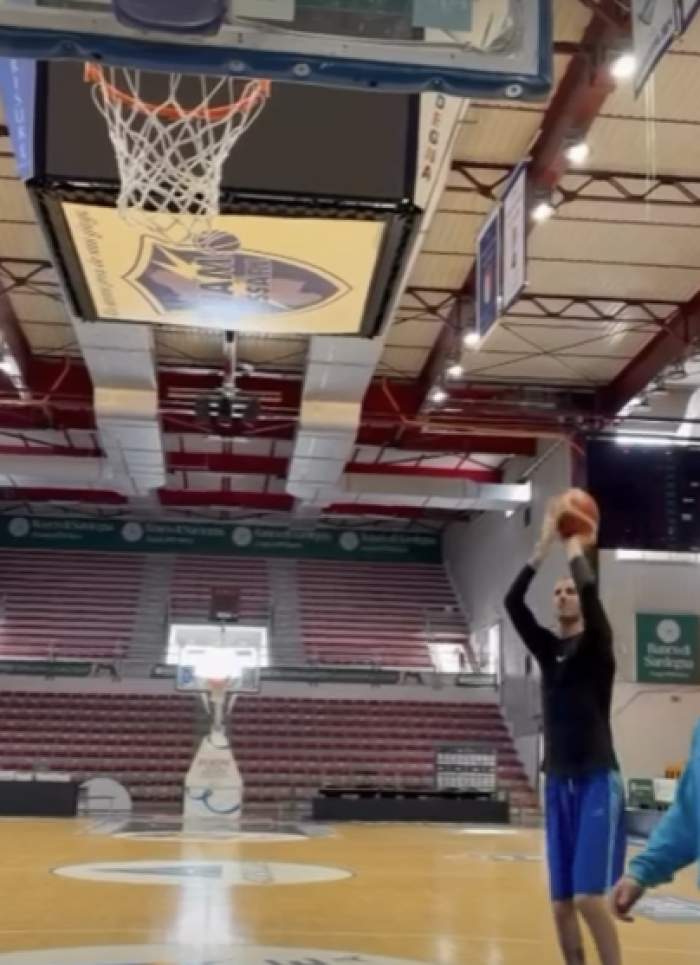 Achille Polonara torna sul parquet: scarpette, pallone e un segnale di speranza dopo il trapianto