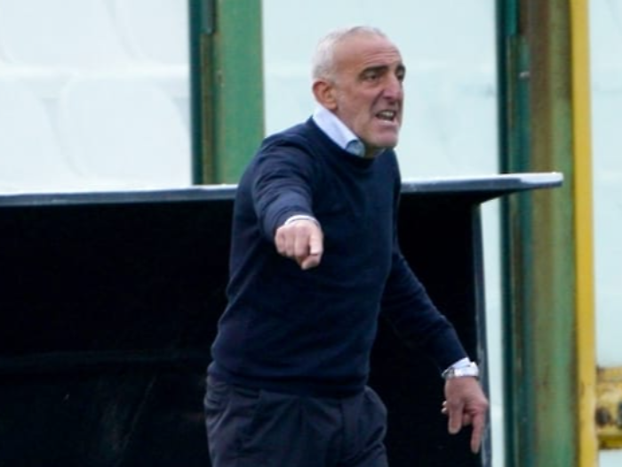 Fiducia a tempo per il tecnico Vincenzo Feola