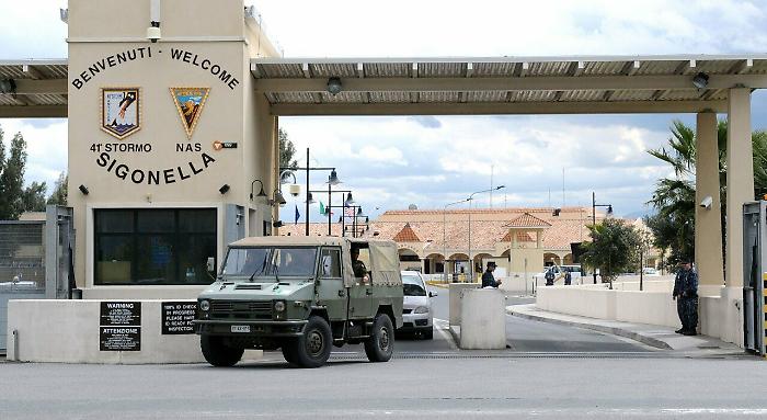 Sigonella, dal "noi lo avevamo detto" del M5S alle mobilitazioni del Pd le polemiche sul divieto di Crosetto