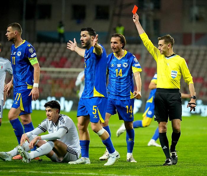 Rosso diretto e bufera azzurra: Bastoni, cosa ti succede?