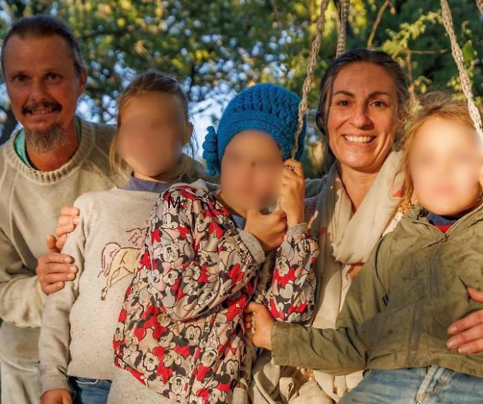 Famiglia nel bosco, stop al trasferimento per i  bimbi e mamma Catherine torna a trovarli