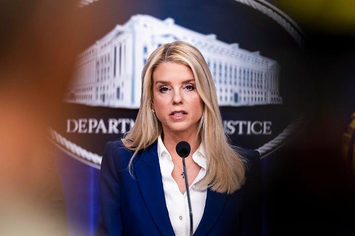 Trump destituisce la ministra della Giustizia Pam Bondi: &egrave; rimasto insoddisfatto dalla gestione degli Epstein Files