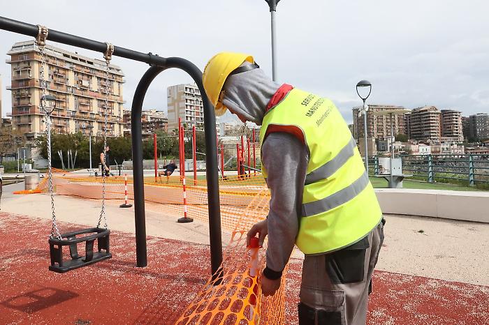 Catania, avviati gli interventi per il ripristino e il decoro delle piazze e delle aree ludico-sportive danneggiate