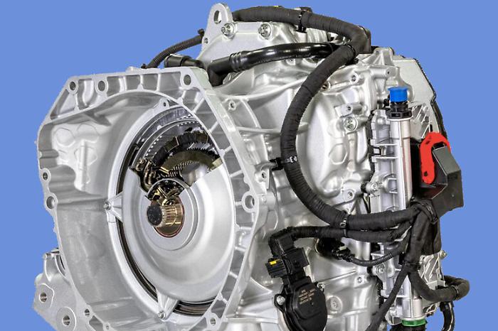 Stellantis, maxi-richiamo per 700.000 auto: rischio incendio per l'ibrido 48V