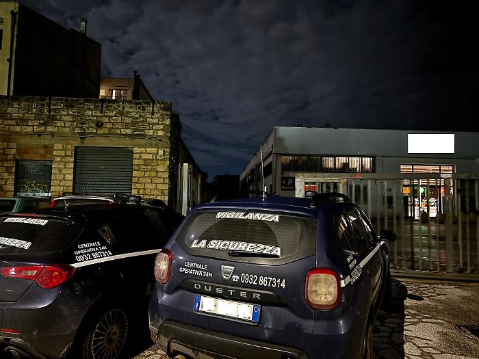 Vittoria, assalto a un supermercato nel corso della notte: i malviventi hanno provato a introdursi dal tetto