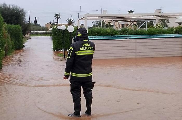 L&rsquo;Italia sott&rsquo;acqua e il conto salato: tra siccit&agrave; estrema e nubifragi bruciati 19 miliardi in 10 anni 