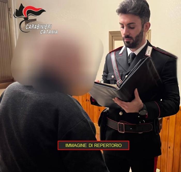 Notte di paura  per una famiglia a Patern&ograve;: minacce di morte per 1.000 euro. Arrestato un 30enne