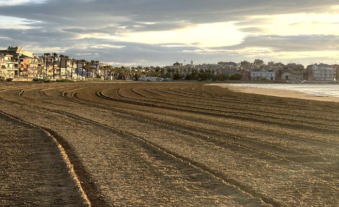 Pozzallo, continua la rimozione dei detriti dopo il ciclone Harry