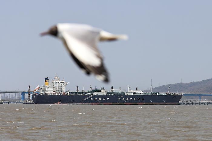 Hormuz e lo scacco matto al dollaro: come l'Iran (con l'aiuto della Cina) ha trasformato l'isolamento in un business da 7 miliardi 