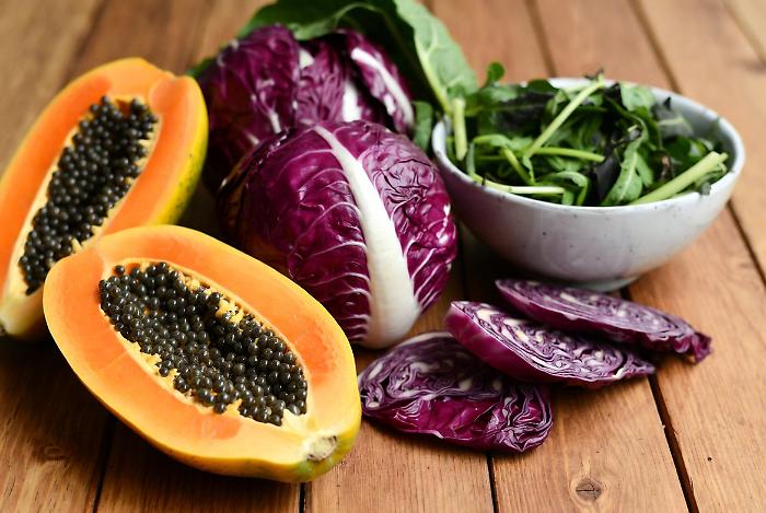 Invecchiare bene si pu&ograve; (ma dimenticate le pillole magiche e gli elisir di lunga vita) 