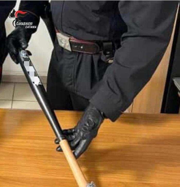 Mazza da baseball nel bagagliaio: denunciato 30enne sorvegliato speciale a San Giovanni Galermo