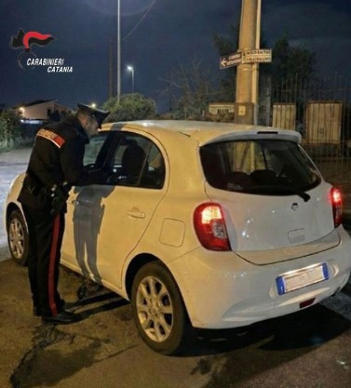 Carabinieri denunciano un trentenne e un minorenne sorpresi a San Giovanni La Punta con grimaldelli e attrezzi da scasso