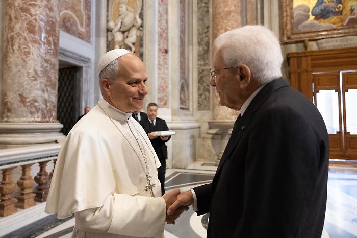 Mattarella augura buona Pasqua a Papa Leone XIV e lancia un appello al dialogo contro la "globalizzazione dell'impotenza"
