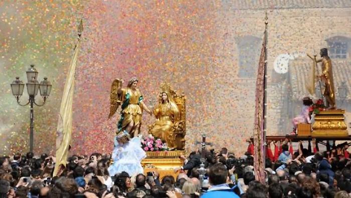 Pasqua a Comiso, ritardata per un piccolo incidente la prima "Paci"