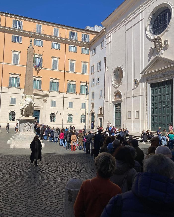 Fila a Roma per ammirare l'Ecce Homo di Antonello