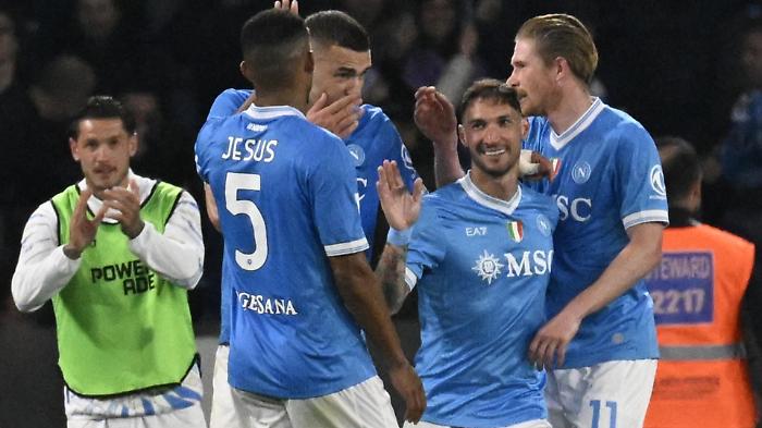 Napoli di misura sul Milan: Politano decide, azzurri secondi