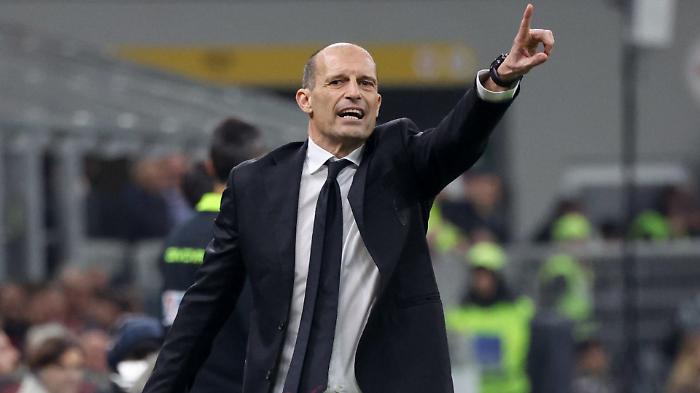 L'ammissione di Allegri dopo il ko di Napoli: &laquo;Addio scudetto, dobbiamo difendere il posto Champions&raquo;