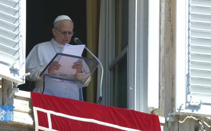 Nel Regina Coeli Papa Leone XIV ricorda Papa Francesco: &laquo;Facciamo memoria della sua grande testimonianza di fede e di amore&raquo;