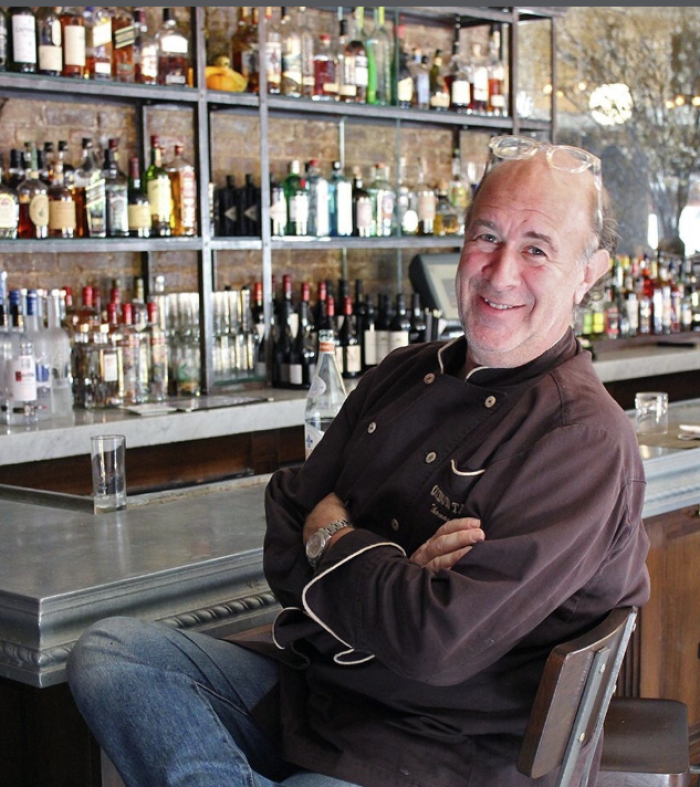 Addio a Tom Valenti: due piatti rustici nelle sue mani divennero icone di New York