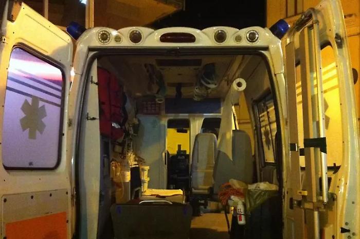 Risucchiato dal bocchettone di una vasca idromassaggio: grave un 12enne 