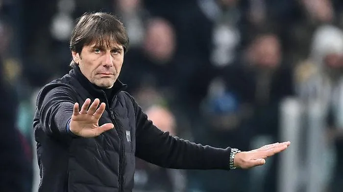 Panchina Italia, Antonio Conte scavalca Allegri e Mancini (e c'&egrave; il via libera di De Laurentiis)