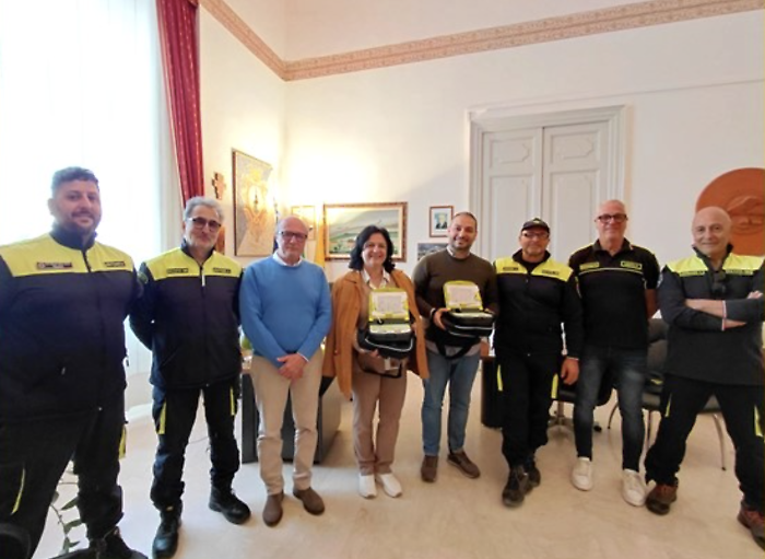 Comiso, l'impresa ecologica Busso dona due defibrillatori alla citt&agrave;
