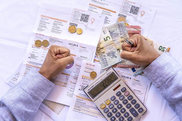 Decreto bollette, tra aiuti immediati e carbone fino al 2038: che cosa cambia davvero per famiglie, imprese e transizione energetica