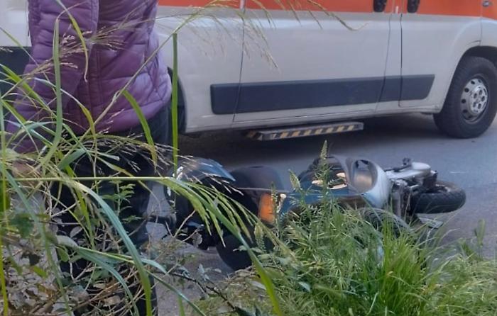 Modica, scontro tra auto e scooter in via Nazionale: ferito il centauro