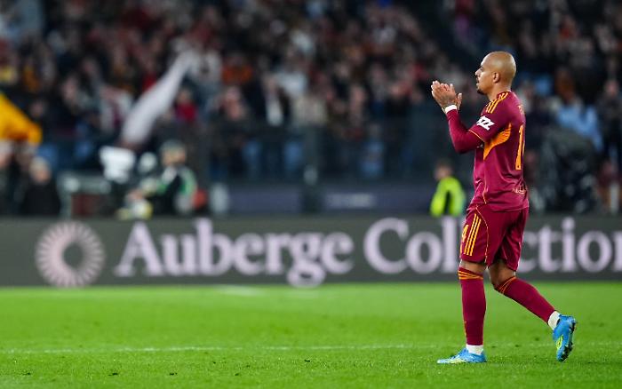 Una tripletta di Malen schianta il Pisa e la Roma  torna in corsa per la Champions