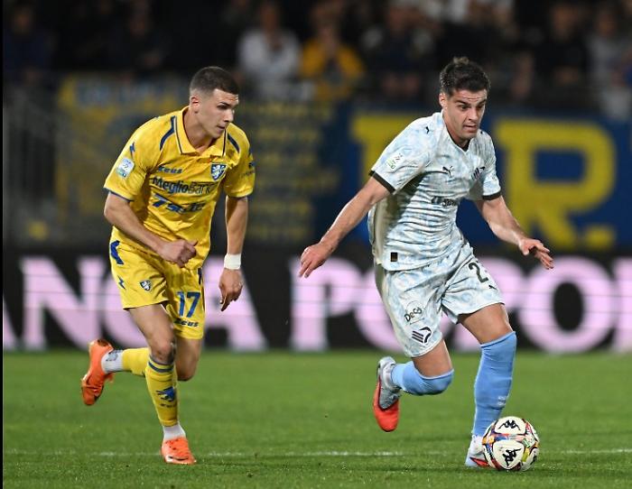 Tra Frosinone e Palermo, due prodezze e un pari che non serve a nessuno