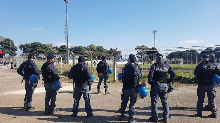 Sequestrate mazze e bastoni prima dell'incontro di calcio tra Ragusa e Igea Virtus