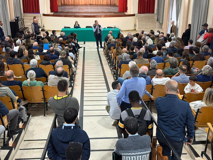 La Vardera presenta la lista a Messina: "Questa presenza &egrave; la prova che il movimento &egrave; consolidato"