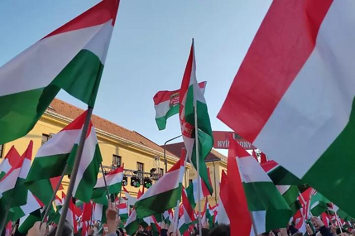 Urne aperte in Ungheria: Orban sfidato da Magyar in una partita aperta dopo 16 anni