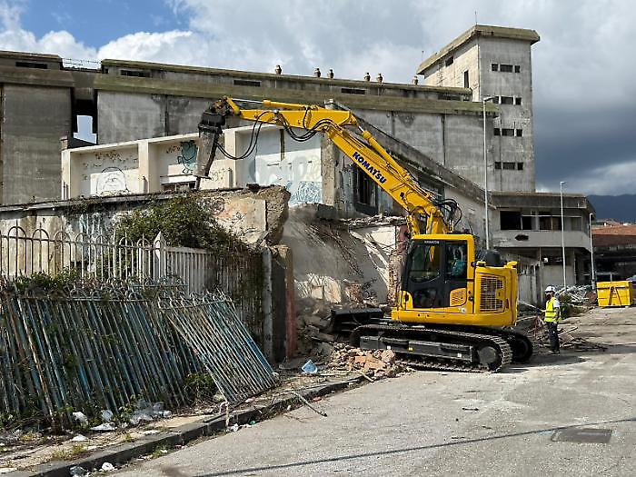 Silos e nidi protetti: rischio stop alle demolizioni e incertezza sul parco da 25 milioni