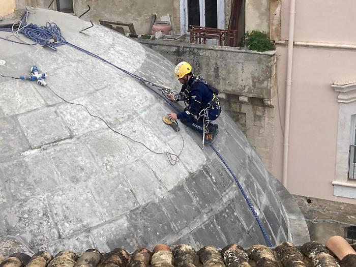 Restauro acrobatico, conclusi i lavori di ripristino del tetto del duomo di San Giorgio a Modica