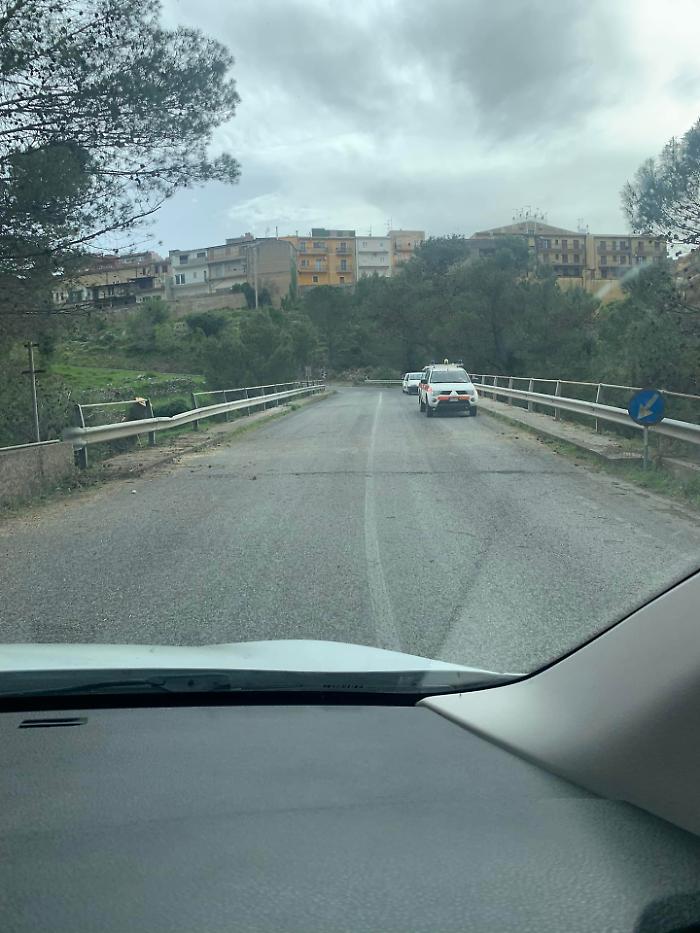 Chiaramonte Gulfi, riaperta alla viabilit&agrave; la circonvallazione dopo gli alberi caduti per il vento