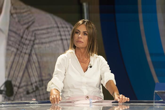 Paola Perego, il ritorno in tv e la verit&agrave; che pesa pi&ugrave; dello spettacolo: &ldquo;Mi sono salvata perch&eacute; potevo permettermi la prevenzione&rdquo;