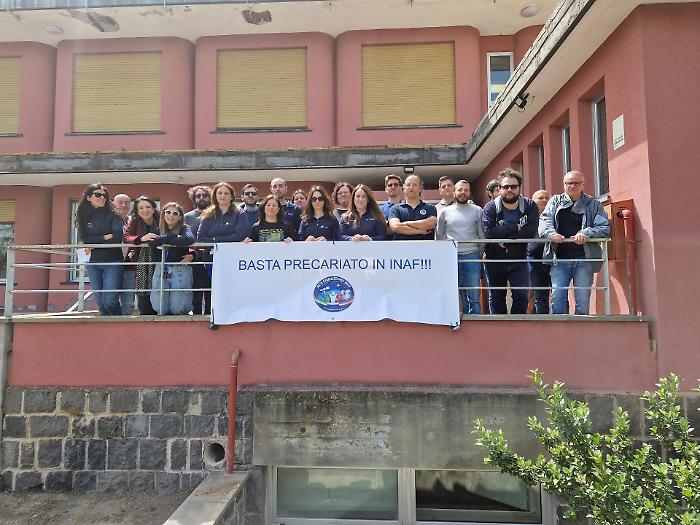 Da Catania a Palermo, la protesta dei precari dell'Istituto di astrofisica: &laquo;Basta incertezza, subito un piano di stabilizzazione&raquo;