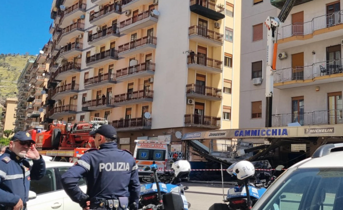 Operai morti a Palermo, i tremendi risultati delle autopsia: &laquo;Il Dio profitto produce morte&raquo;