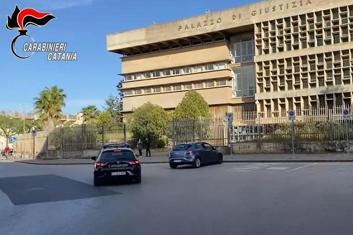 Bomba motolov fatta esplodere a Palagonia: ci sono due arresti 