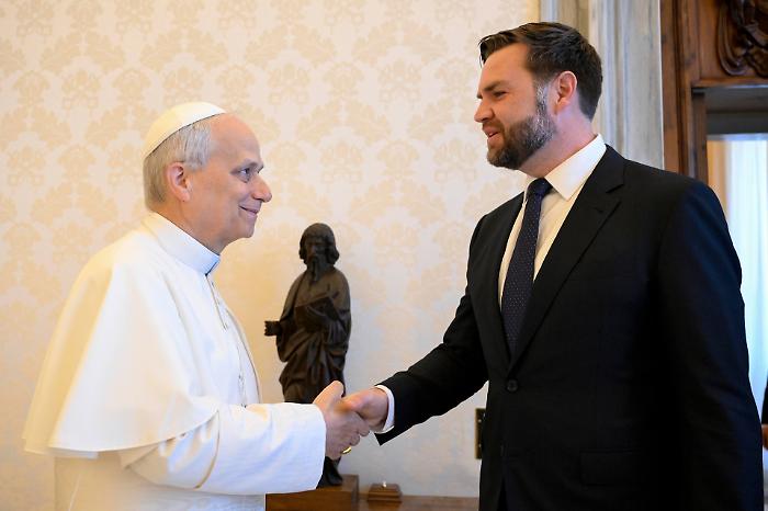 Scontro tra Casa Bianca e Papa Leone sull'Iran: JD Vance invita il Vaticano a limitarsi alle questioni morali